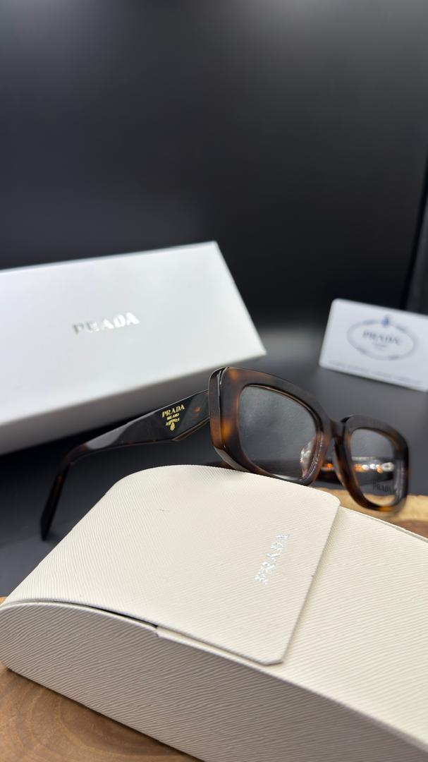 فریم عینک طبی زنانه پرادا کد ۲۵zv